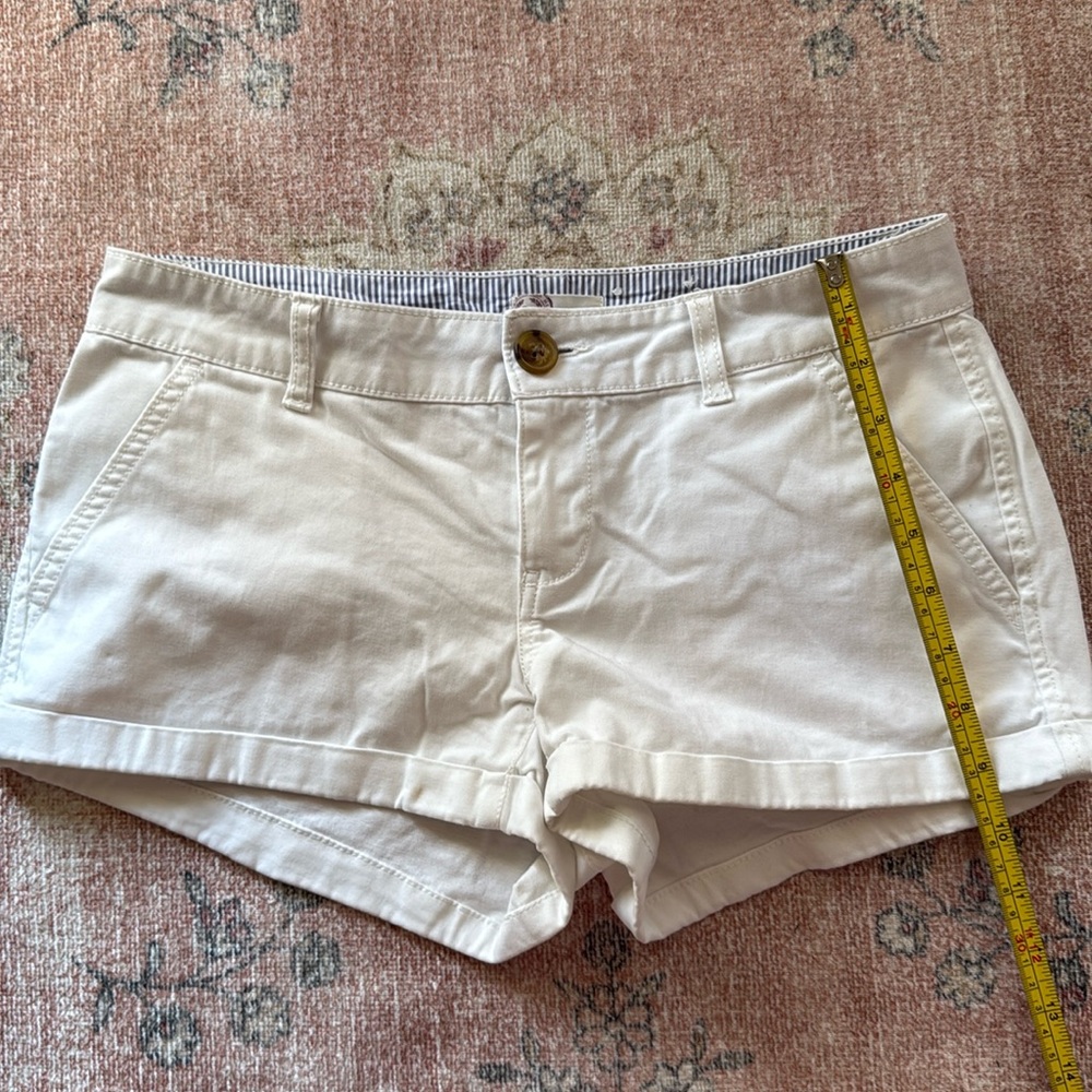 Size 3 So White Chino Shortie Shorts